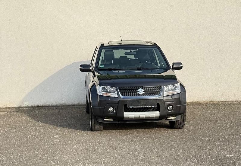 Gebraucht Suzuki Grand Vitara 129 PS (94 kW) 2012 Grau SUV