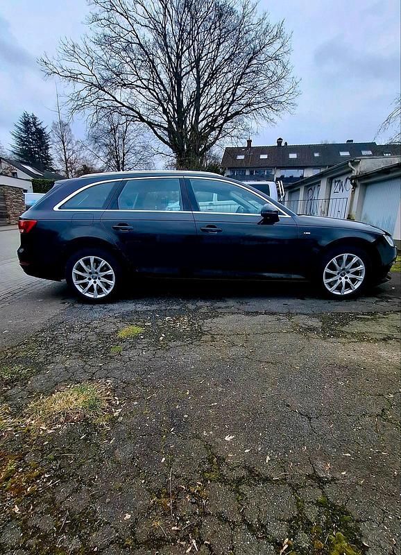 Gebraucht Audi A4 Sport 150 PS (110 kW) 2018 Schwarz Kombi