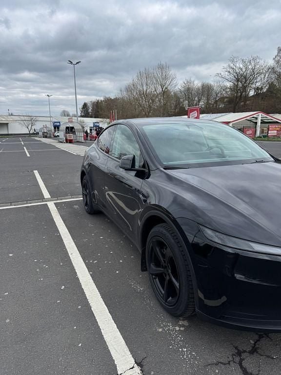 Neu Tesla Model Y 188 kW (256 PS) 2026 Schwarz SUV