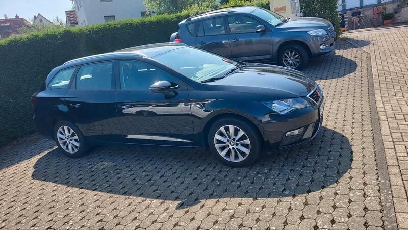 Schwarz Gebraucht 2017 Seat Leon Kombi | 7.500 € (Superpreis) - Bild 1/4