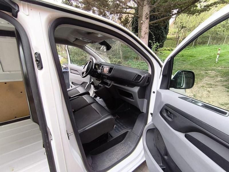 Second-hand Citroën Jumpy 150 CP (110 kW) 2017 Alb Monovolum