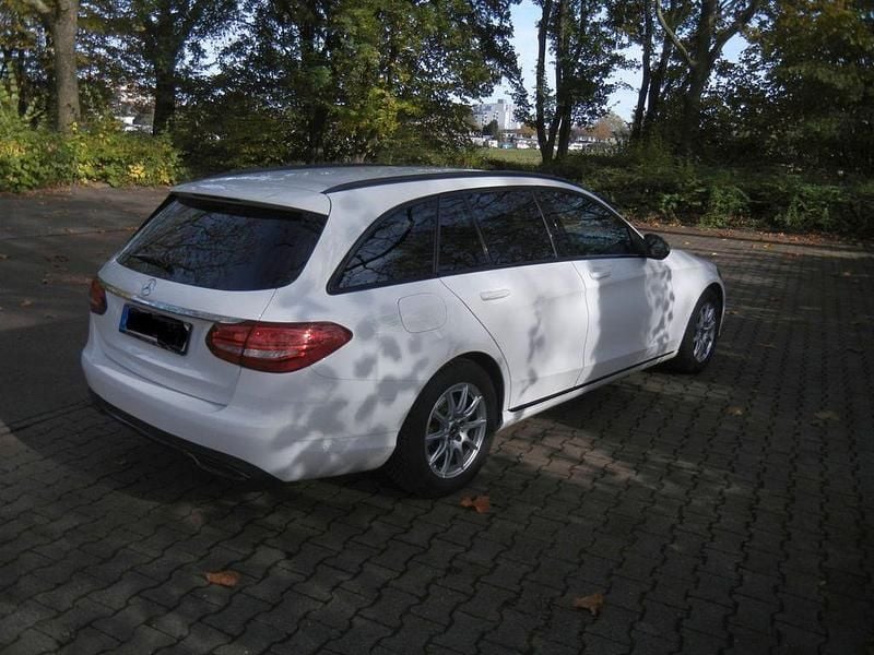 Gebraucht Mercedes C180 156 PS (114 kW) 2017 Weiß Kombi
