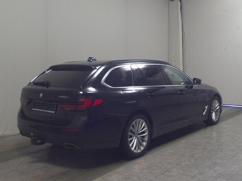 Gebraucht BMW 530e Sport Line 292 PS (214 kW) 2021 Schwarz Kombi