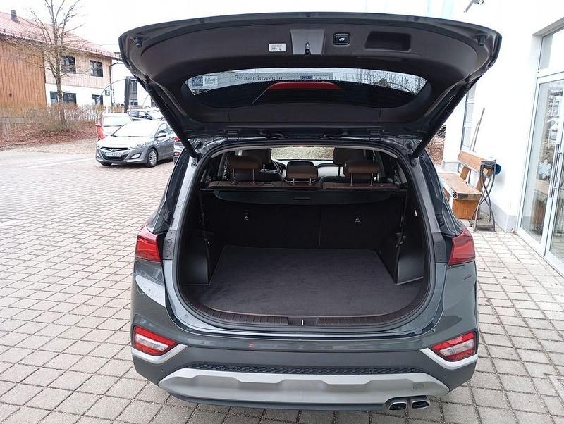 Gebraucht Hyundai Santa Fe Premium 200 PS (147 kW) 2020 Grün SUV