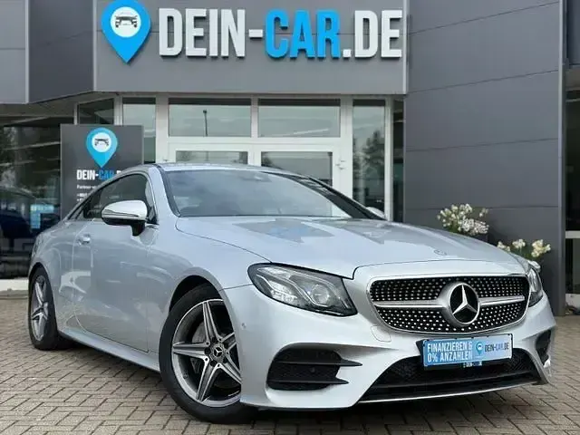 Gebraucht Mercedes E220 AMG line 194 PS (142 kW) 2020 Silber Coupé