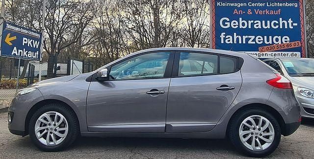 Gebraucht Renault Mégane LIMITED 116 PS (85 kW) 2013 Grau (metallic) Limousine