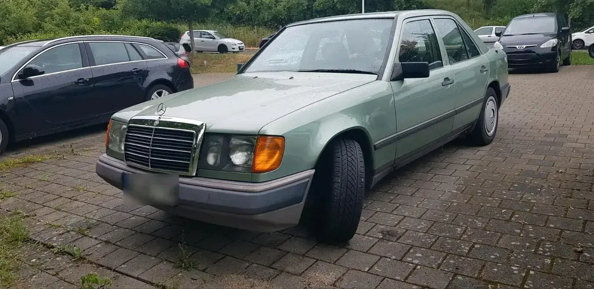 Gebraucht Mercedes E300 1987 Grün Limousine