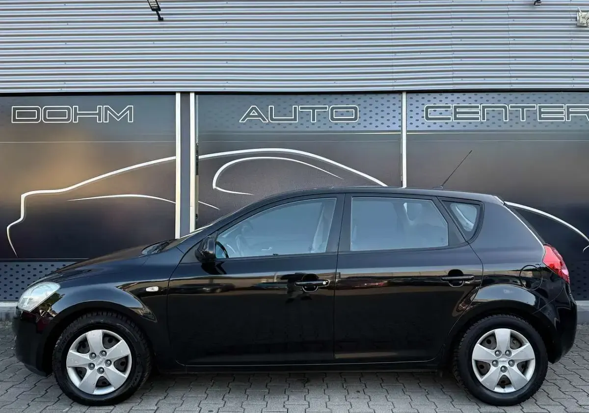 Brugt Kia Ceed EX 143 HK (105 kW) 2007 Sort Hatchback