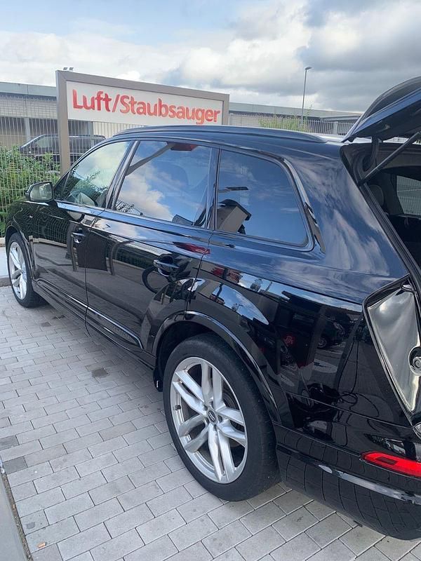 Schwarz Gebraucht 2015 Audi Q7 S-Line SUV | 19.800 € (Superpreis) - Bild 1/4