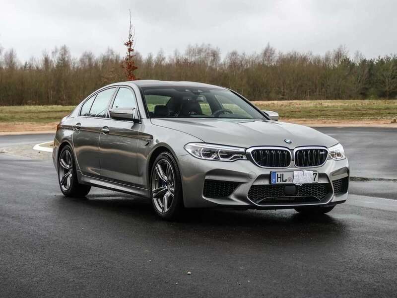 Grau Gebraucht 2020 BMW M5 Limousine | 40.500 € - Bild 1/4