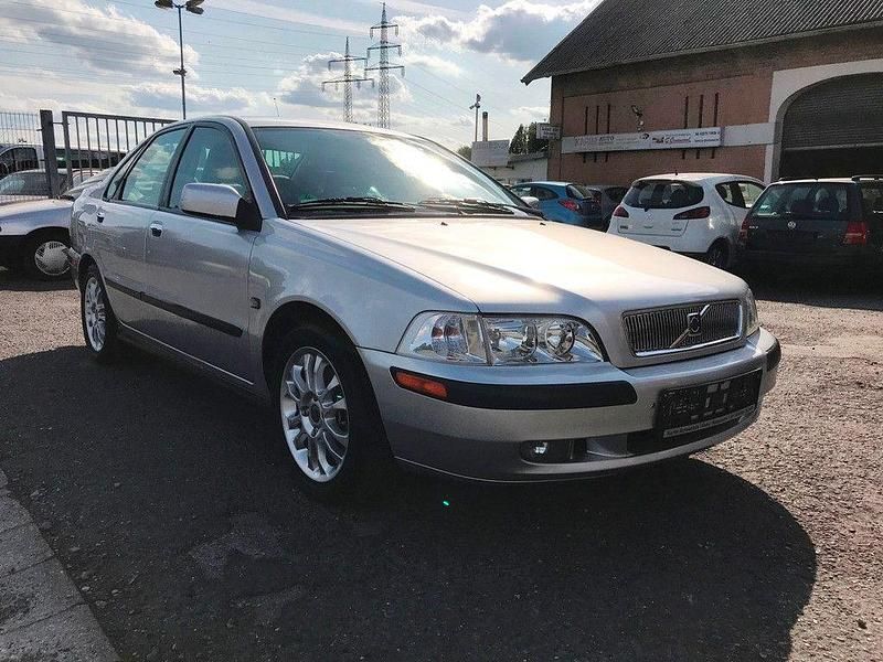 Silber Gebraucht 2002 Volvo S40 Comfort Limousine | 5.499 € - Bild 1/4