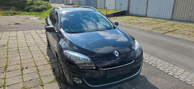 Schwarz Gebraucht 2013 Renault Mégane III Bose Edition Limousine | 3.300 € (Superpreis) - Bild 1/4