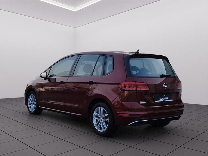 Gebraucht VW Golf Sportsvan Comfortline 116 PS (85 kW) 2019 Rot Van / Kleinbus
