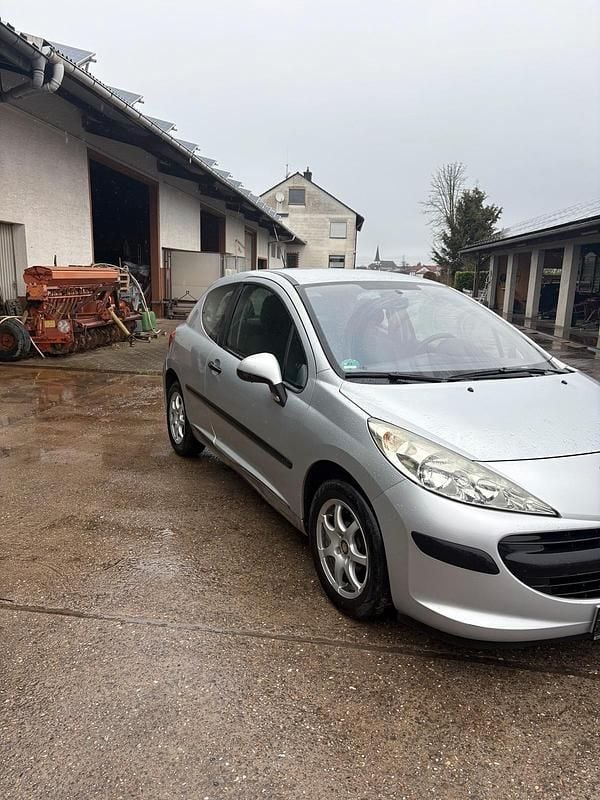 Gebraucht Peugeot 207 90 PS (66 kW) 2007 Silber Kleinwagen