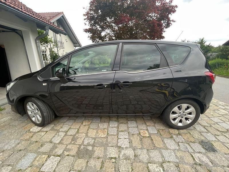 Schwarz Gebraucht 2016 Opel Meriva Edition Van / Kleinbus | 5.990 € (Guter Preis) - Bild 1/4