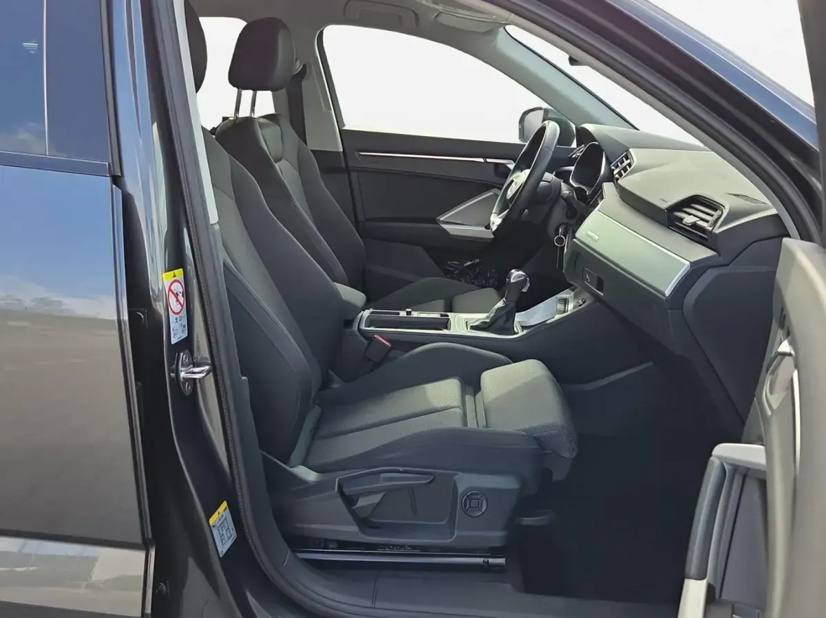 Gebraucht Audi Q3 Sportback S-Line 200 PS (147 kW) 2023 Daytonagrau perleffekt SUV