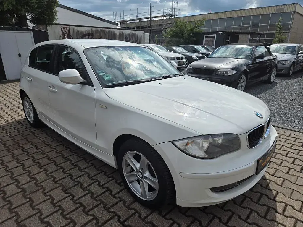 Gebraucht BMW 116 122 PS (89 kW) 2010 Weiß Kleinwagen
