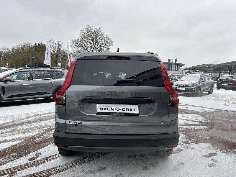 Neu Dacia Jogger Extreme 140 PS (102 kW) 2025 Dolomitgrau Van / Kleinbus
