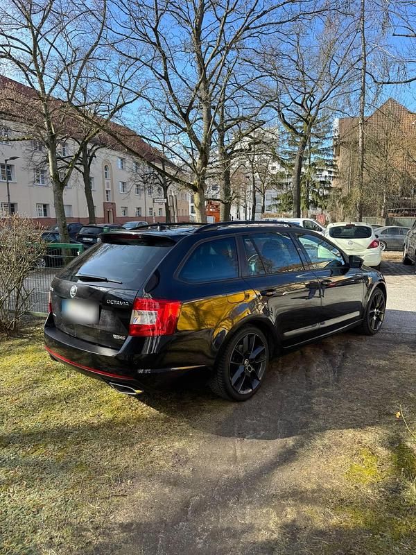Gebraucht Skoda Octavia vRS 184 PS (135 kW) 2016 Schwarz Kleinwagen