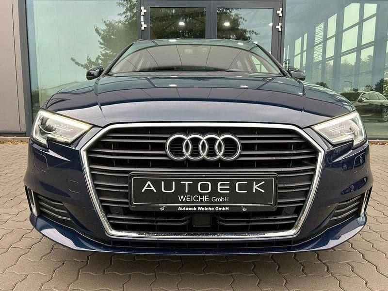 Gebraucht Audi A3 Sport 150 PS (110 kW) 2019 Blau Limousine