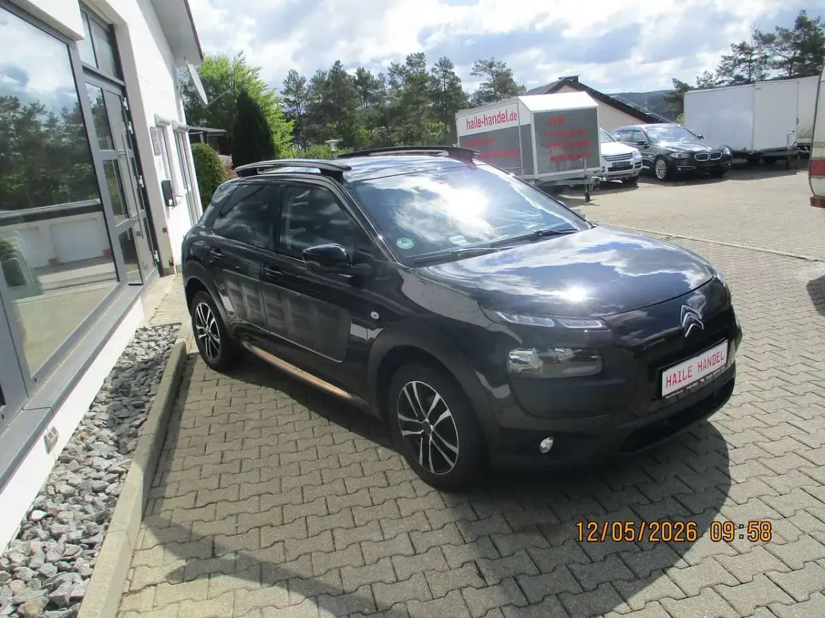 Gebraucht Citroën C4 Shine 99 PS (72 kW) 2017 Farbe schwarz obsidien/metall SUV