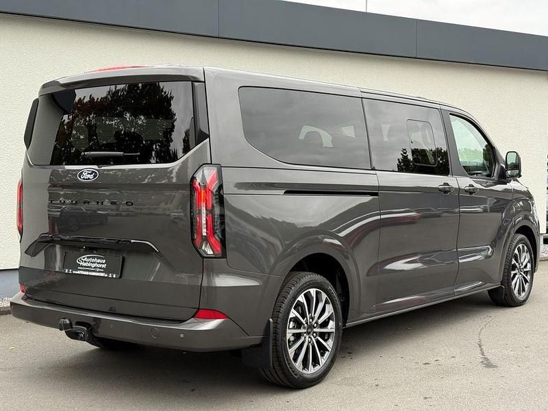 Neu Ford Tourneo Titanium X 170 PS (125 kW) 2025 Grau Van / Kleinbus