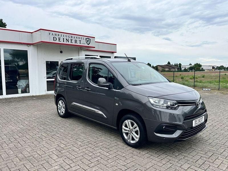 Grau Gebraucht 2021 Toyota Proace City Van | 20.825 € (Fairer Preis) - Bild 1/4