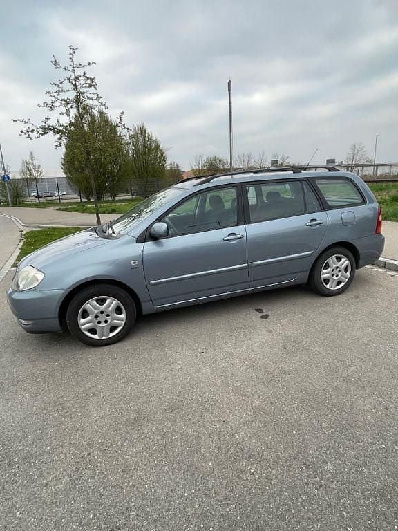 Usado Toyota Corolla 110 HP (80 kW) 2004 Cinzento Carrinha