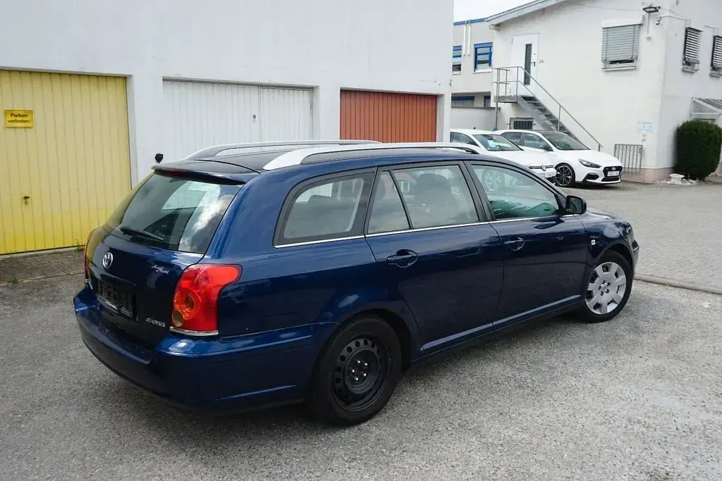 Gebraucht Toyota Avensis Sol 129 PS (94 kW) 2003 Blau Kombi