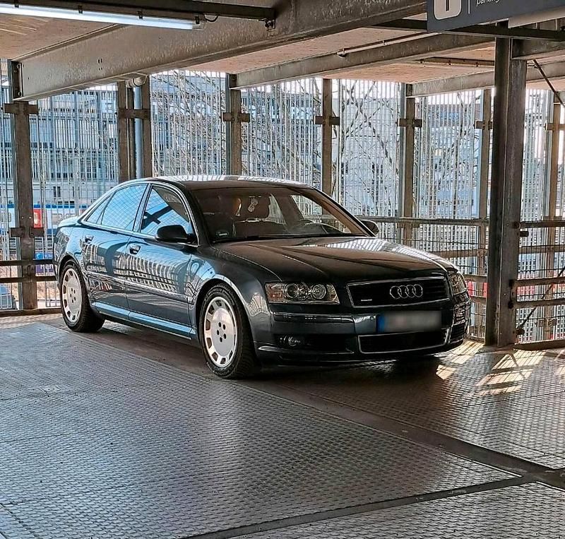 Gebraucht Audi A8 335 PS (246 kW) 2003 Blau Limousine