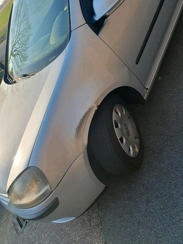 Gebraucht VW Golf V 105 PS (77 kW) 2004 Silber Kleinwagen