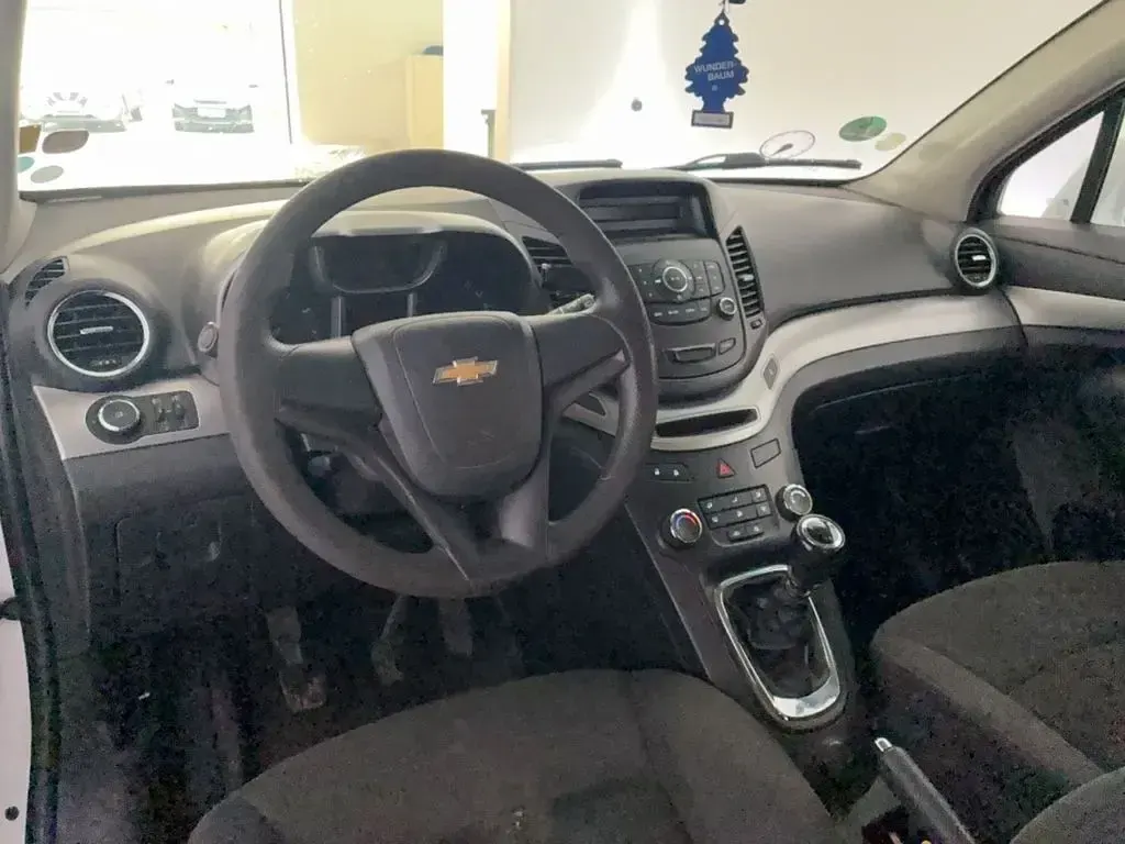 Gebraucht Chevrolet Orlando LS 141 PS (103 kW) 2011 Weiß Van / Kleinbus