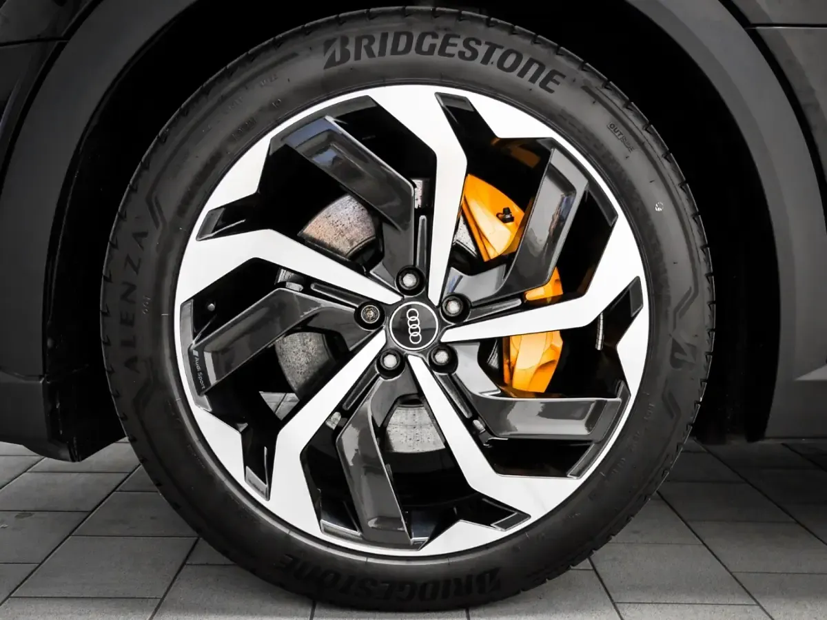 Gebraucht Audi e-tron Sportback Comfort 230 kW (313 PS) 2021 Schwarz SUV