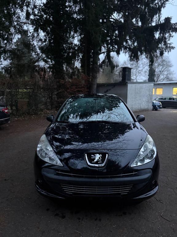 Gebraucht Peugeot 206+ 60 PS (44 kW) 2012 Schwarz Kleinwagen