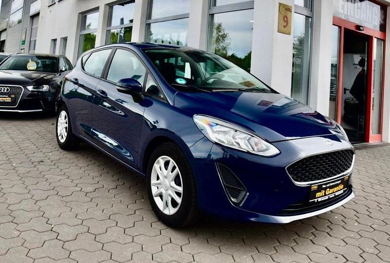 Blau Gebraucht 2018 Ford Fiesta Trend Kleinwagen | 9.500 € (Fairer Preis) - Bild 1/4