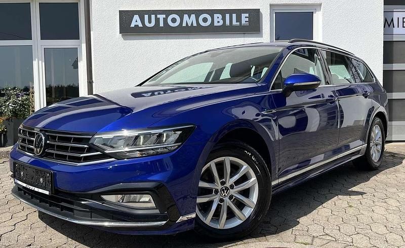 Lapiz blue metallic Gebraucht 2022 VW Passat R-line Kombi | 24.969 € (Etwas zu teuer) - Bild 1/4
