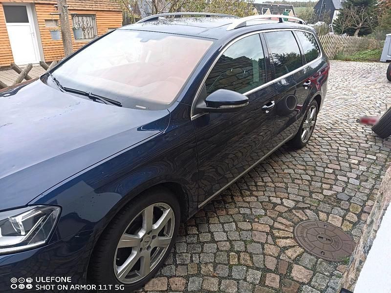 Gebraucht VW Passat Highline 177 PS (130 kW) 2014 Blau Kombi