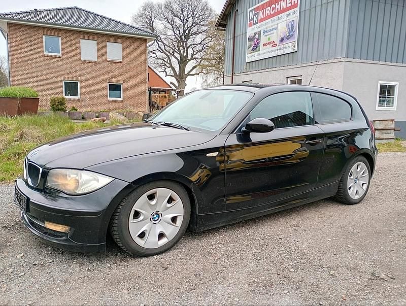 Gebraucht BMW 116 122 PS (89 kW) 2007 Schwarz Kleinwagen