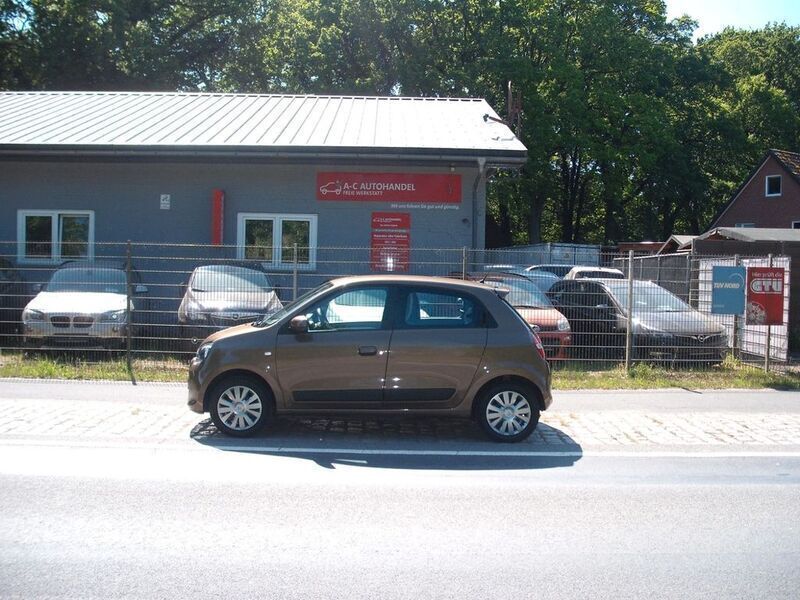 Braun Gebraucht 2014 Renault Twingo Expression Kleinwagen | 7.599 € (Teuer) - Bild 1/4