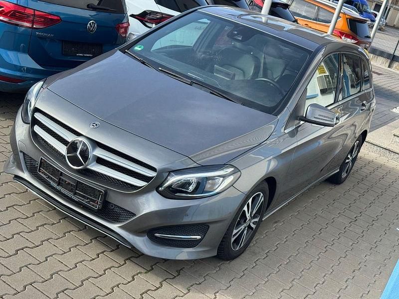 Gebraucht Mercedes B200 136 PS (100 kW) 2018 Grau Van / Kleinbus