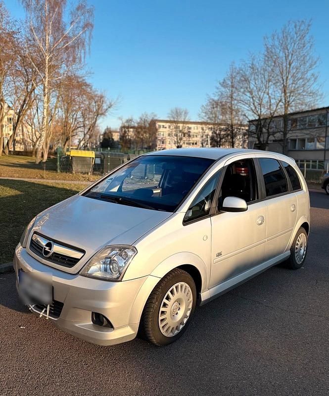 Gebraucht Opel Meriva 105 PS (77 kW) 2010 Silber Van / Kleinbus