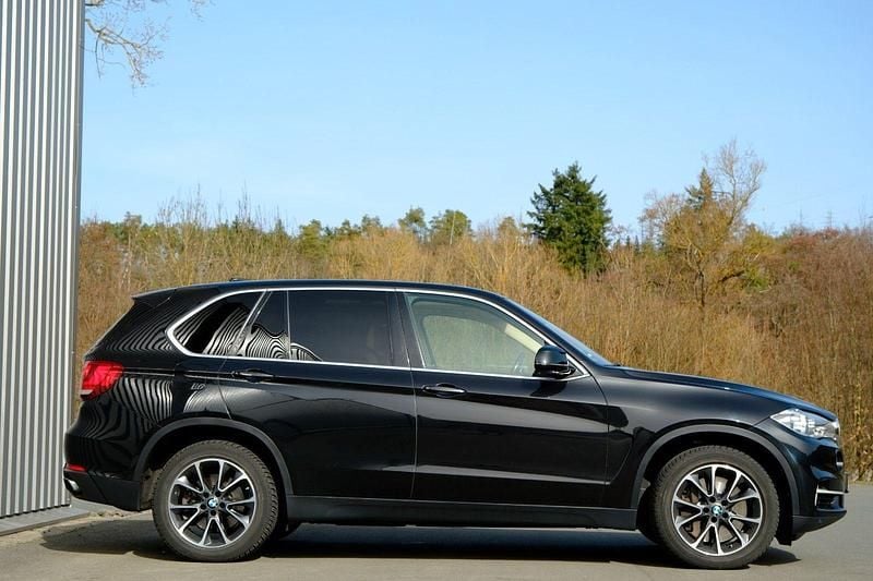 Second-hand BMW X5 Comfort Edition 449 CP (330 kW) 2017 Negru SUV