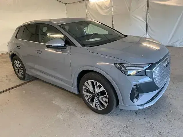 Gebraucht Audi Q4 e-tron S-Line 150 kW (204 PS) 2023 Grau SUV