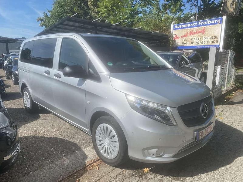 Silber Gebraucht 2016 Mercedes Vito Van / Kleinbus | 19.850 € - Bild 1/4