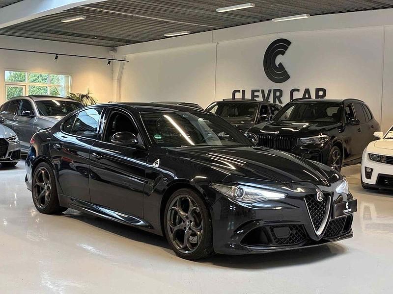 Schwarz Gebraucht 2017 Alfa Romeo Giulia Quadrifoglio Limousine | 58.950 € - Bild 1/4