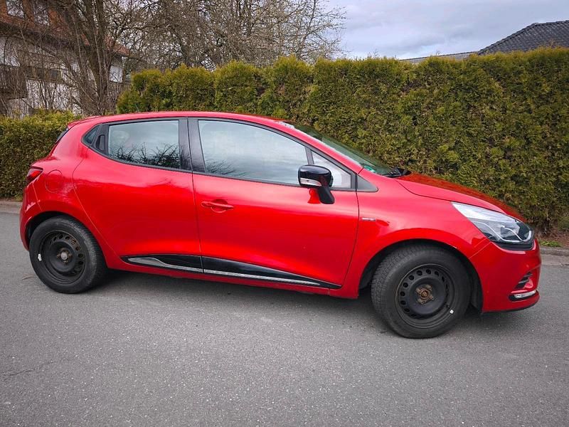 Gebraucht Renault Clio IV LIMITED 75 PS (55 kW) 2019 Rot Kleinwagen