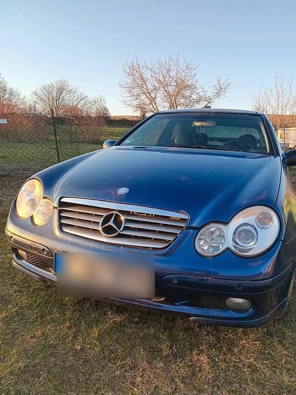 Gebraucht Mercedes C180 129 PS (94 kW) 2002 Blau Coupé