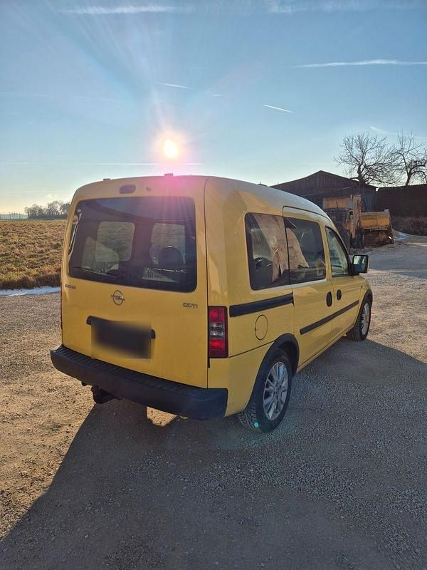 Gebraucht Opel Combo 75 PS (55 kW) 2010 Gelb Van / Kleinbus