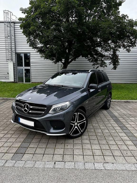 Schwarz Gebraucht 2016 Mercedes GLE450 AMG AMG SUV | 24.000 € (Guter Preis) - Bild 1/4