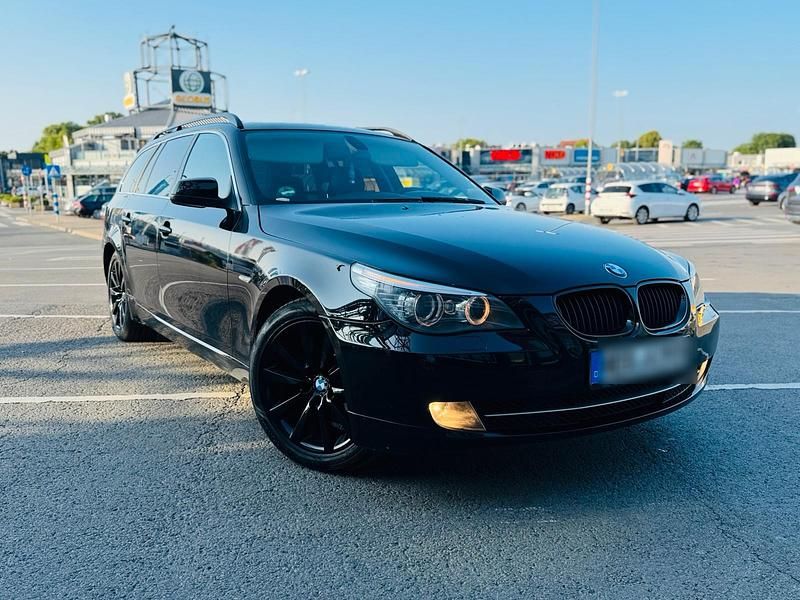 Schwarz Gebraucht 2010 BMW 525 Sport Line Kombi | 7.500 € (Guter Preis) - Bild 1/4